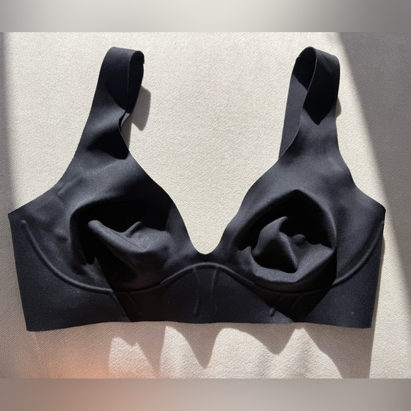 SKIMS Other - SKIMS Bonded Plunge Bralette